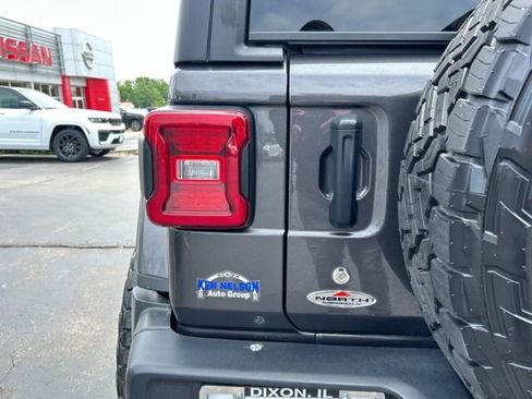 Used 2020 Jeep Wrangler Unlimited Sahara AWD/4WD image 9