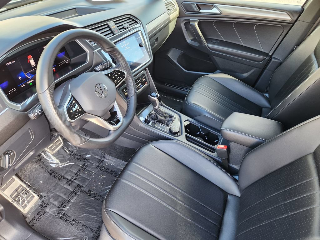 Certified 2024 Volkswagen Tiguan SE R-Line AWD/4WD image 9