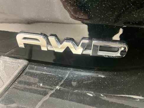 Used 2023 Toyota Highlander L AWD/4WD image 8