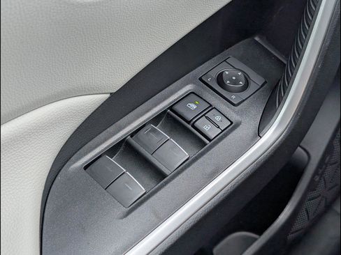 Used 2025 Toyota RAV4 XLE w/ Convenience Package FWD image 22