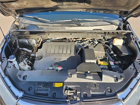 Used 2016 Toyota Highlander XLE image 9