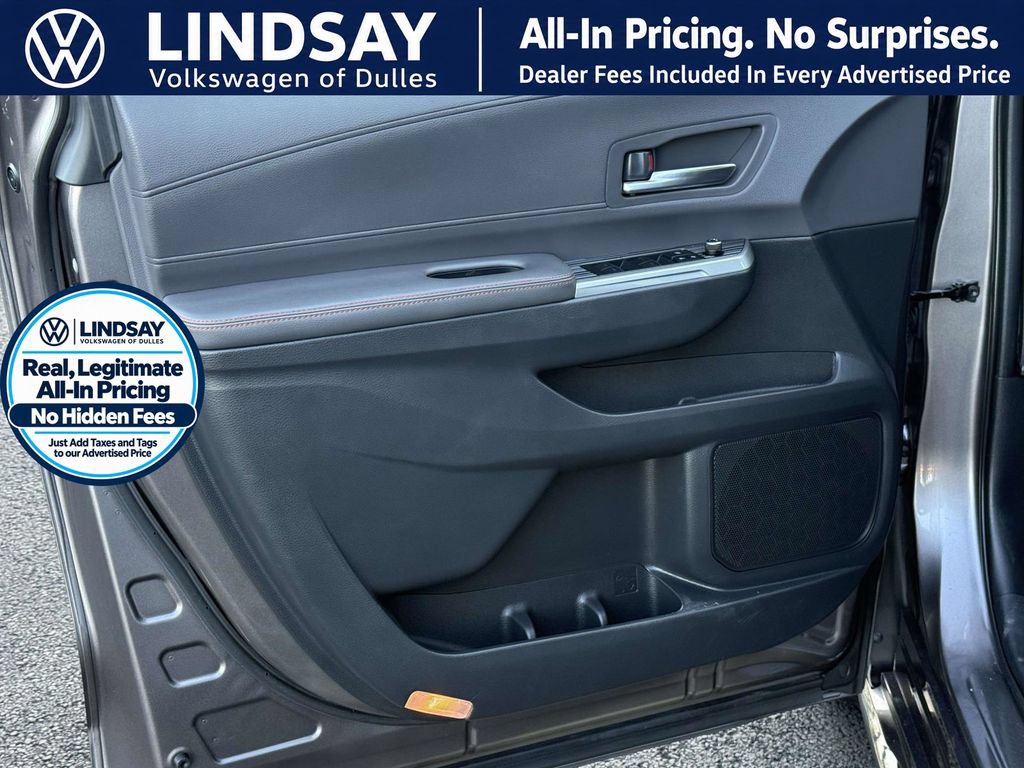 Used 2022 Toyota Sienna XSE w/ XSE Plus Package FWD image 9