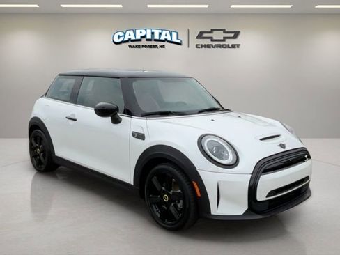 Used 2024 MINI Cooper SE w/ Signature Upholstery Package image 7