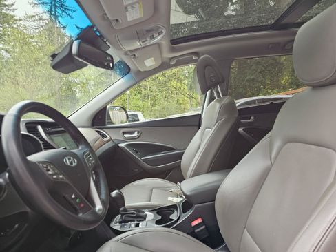 Used 2017 Hyundai Santa Fe Limited AWD/4WD image 22