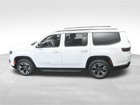 Used 2023 Jeep Wagoneer Series III w/ Preferred Equipment Group image 51