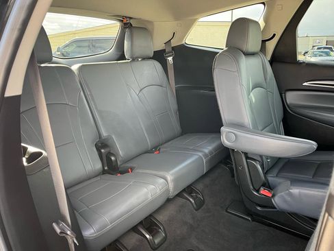 Used 2020 Buick Enclave Essence w/ Sport Touring Edition image 11