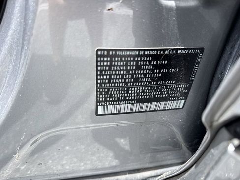 Used 2023 Volkswagen Tiguan SE R-Line image 61