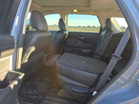 Certified 2024 Nissan Pathfinder SL w/ SL Premium Package image 9