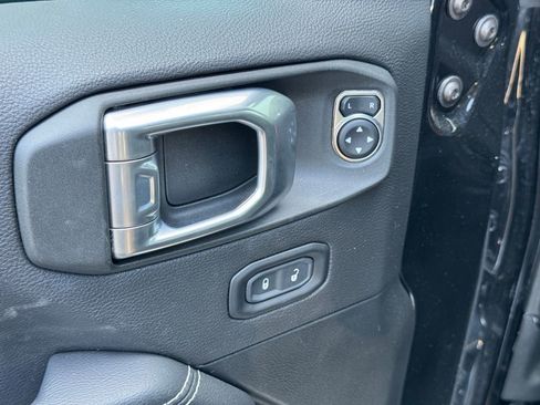 Used 2023 Jeep Wrangler Unlimited Sahara w/ Cold Weather Group AWD/4WD image 11