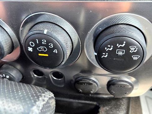 Used 2008 HUMMER H3 Luxury image 25