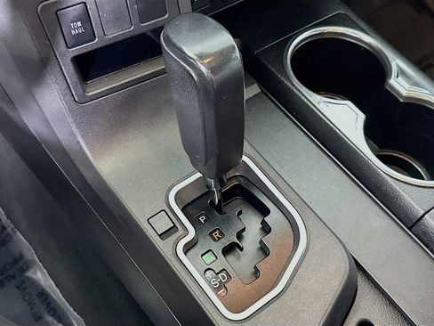 Used 2022 Toyota Sequoia Limited image 34