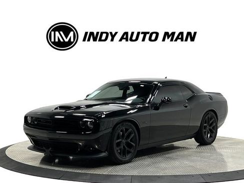 Used 2019 Dodge Challenger R/T w/ Plus Package image 9