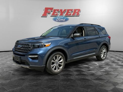 Used 2020 Ford Explorer XLT w/ Equipment Group 202A RWD image 1
