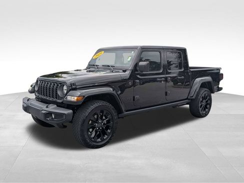 Used 2025 Jeep Gladiator Sport AWD/4WD image 8