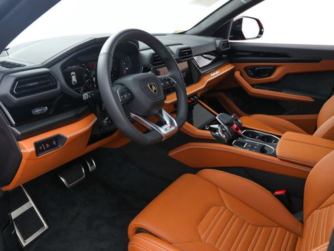 Used 2025 Lamborghini Urus SE AWD/4WD image 22