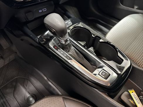 Certified 2025 Chevrolet Trax LT w/ LT Convenience Package FWD image 20