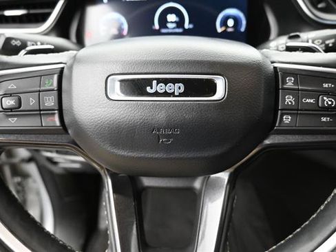 Used 2021 Jeep Grand Cherokee L Laredo RWD image 9