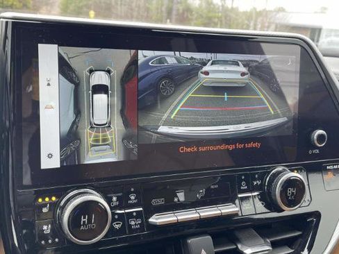 Used 2024 Toyota Highlander Platinum image 10