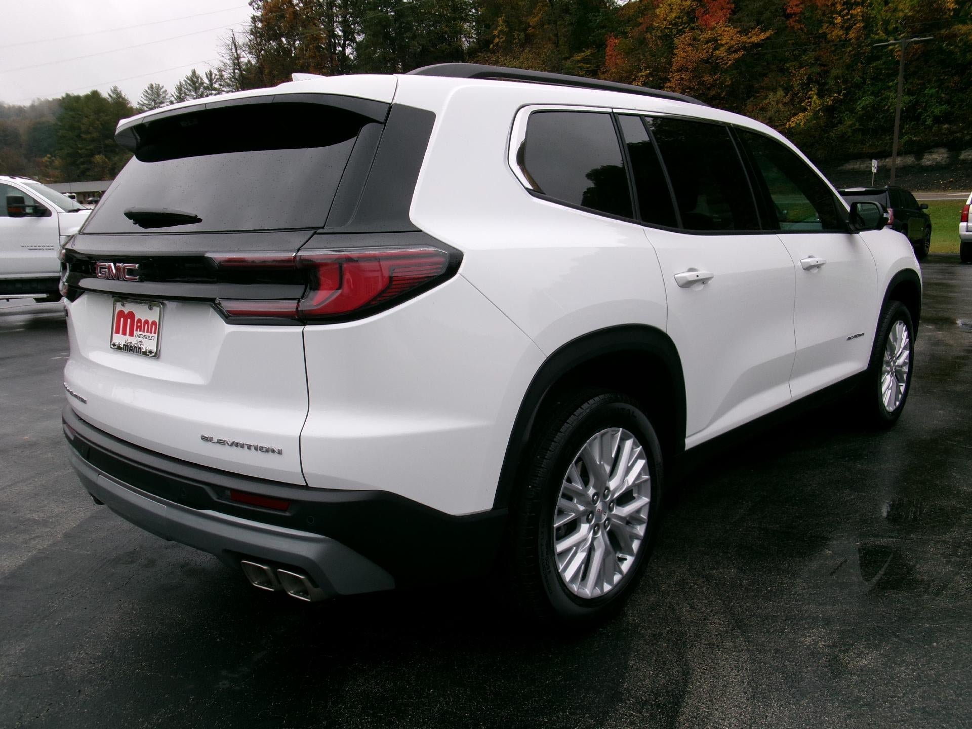 Used 2026 GMC Acadia Elevation w/ Elevation Premium Package AWD/4WD image 4