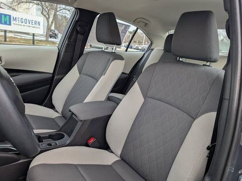 Used 2025 Toyota Corolla LE image 17