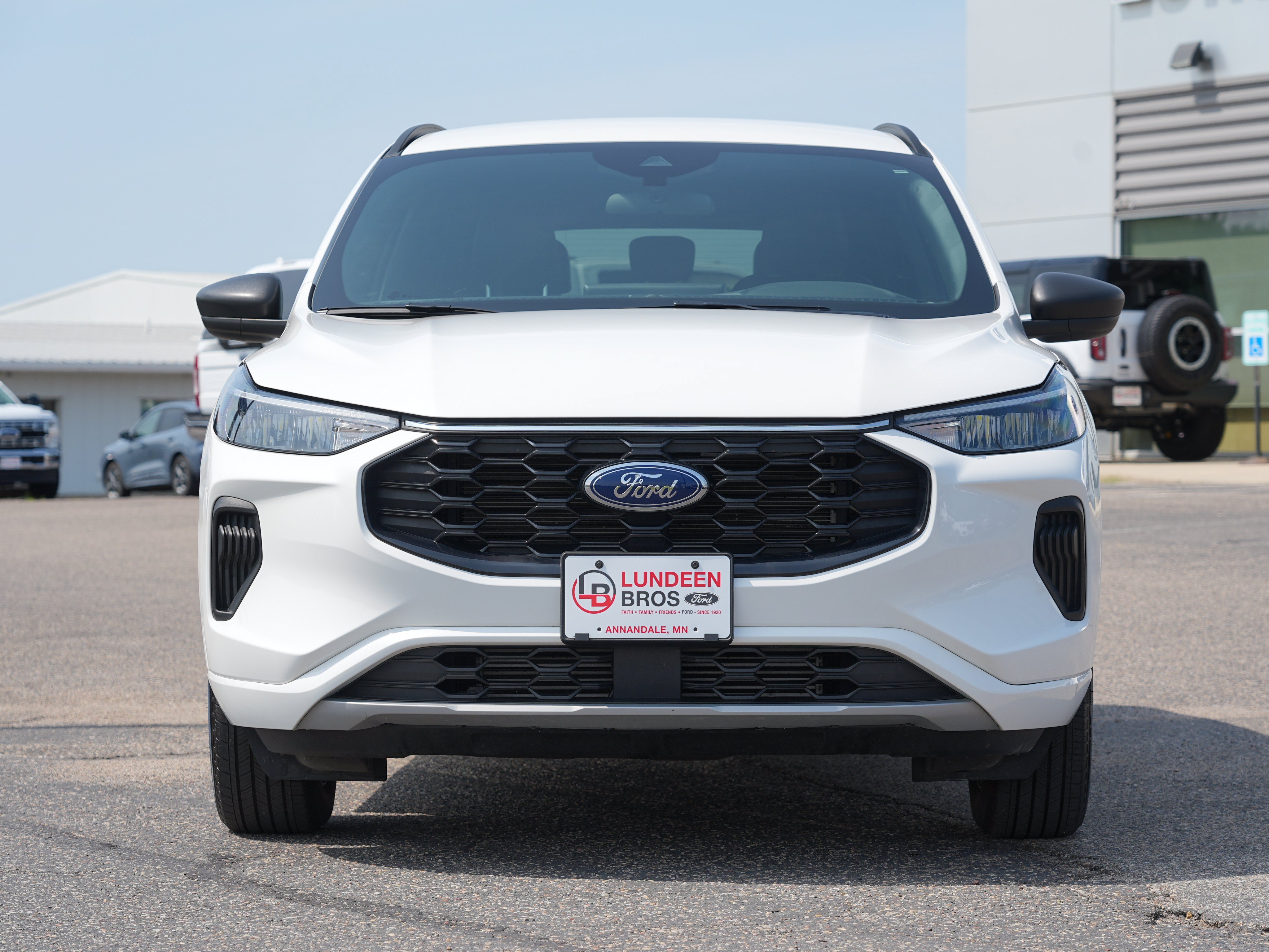 Used 2024 Ford Escape ST-Line w/ Tech Pack #1 AWD/4WD image 9