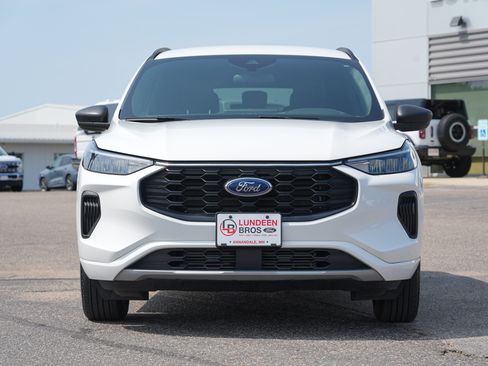 Used 2024 Ford Escape ST-Line w/ Tech Pack #1 AWD/4WD image 9