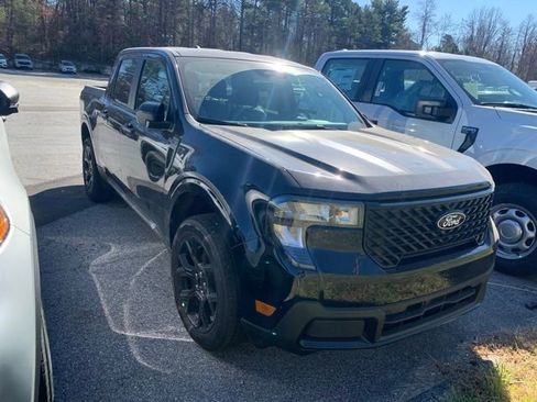 New 2025 Ford Maverick XLT w/ XLT Luxury Package image 3