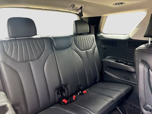 Used 2023 Hyundai Palisade Limited FWD image 29