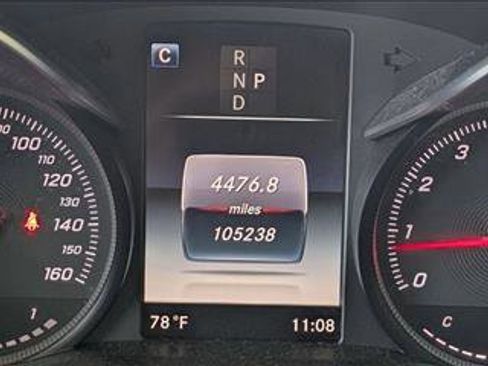 Used 2018 Mercedes-Benz GLC 300 4MATIC image 11