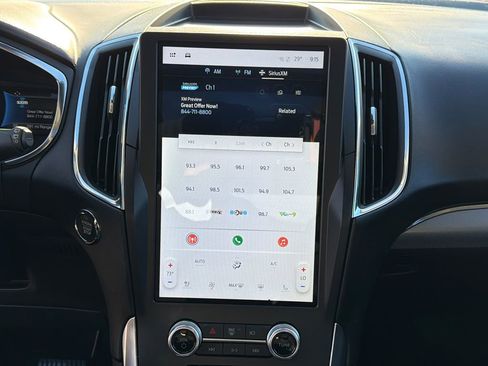 Used 2021 Ford Edge Titanium image 29