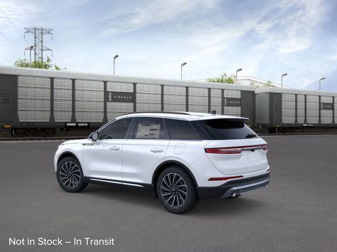 New 2026 Lincoln Corsair Reserve image 4