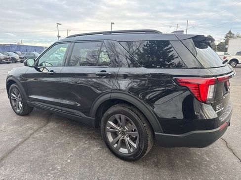 New 2026 Ford Explorer Active w/ Active Comfort Package image 3