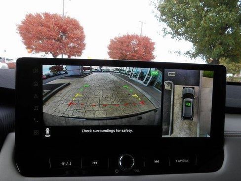 New 2025 Mitsubishi Outlander SE image 29