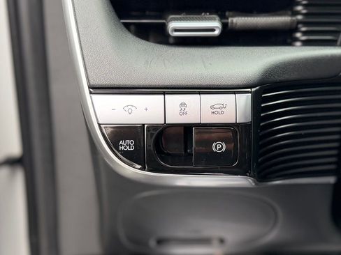 Used 2024 Hyundai Ioniq 5 Limited image 25