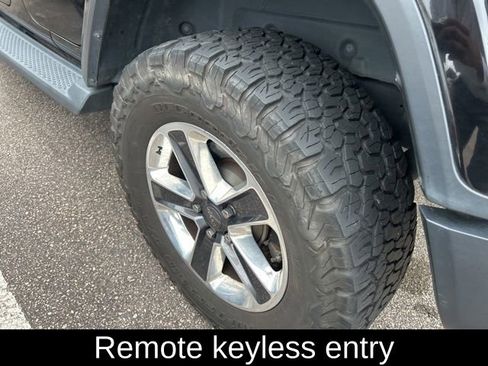 Used 2018 Jeep Wrangler Unlimited Sahara image 16