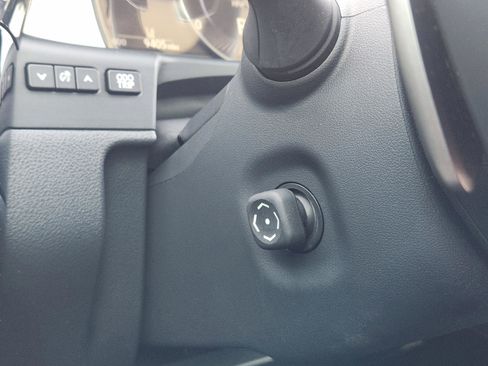 Used 2025 Lexus ES 350 w/ Premium Package image 25