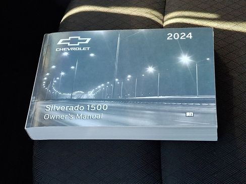 Used 2024 Chevrolet Silverado 1500 Custom image 25