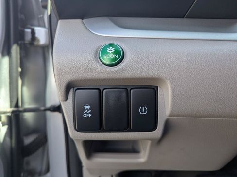 Used 2014 Honda CR-V LX image 16