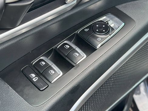 Used 2025 Kia Telluride S FWD image 12