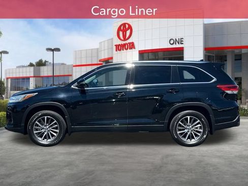 Certified 2019 Toyota Highlander XLE AWD/4WD image 10