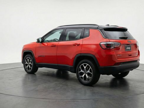Used 2025 Jeep Compass Limited AWD/4WD image 6