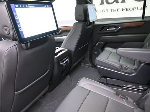 Used 2025 GMC Yukon XL Denali w/ Denali Reserve Package AWD/4WD image 25