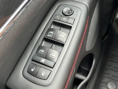 Used 2020 Jeep Grand Cherokee Trailhawk w/ Trailhawk Luxury Group AWD/4WD image 24