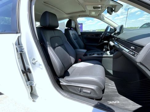 Used 2024 Honda Civic Touring image 16