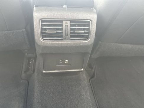 Used 2023 Nissan Rogue SV FWD image 22