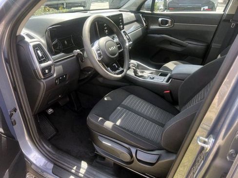 Certified 2023 Kia Sorento LX FWD image 8