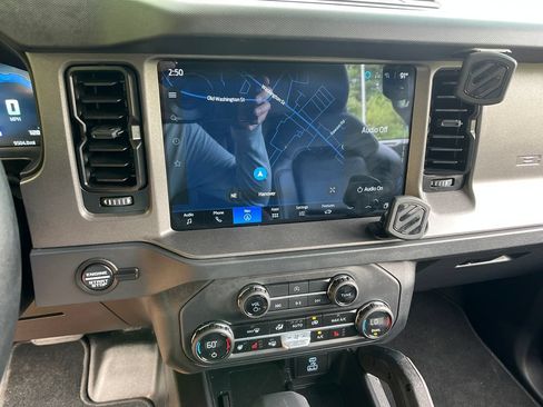 Used 2025 Ford Bronco Badlands w/ Sasquatch Package AWD/4WD image 16