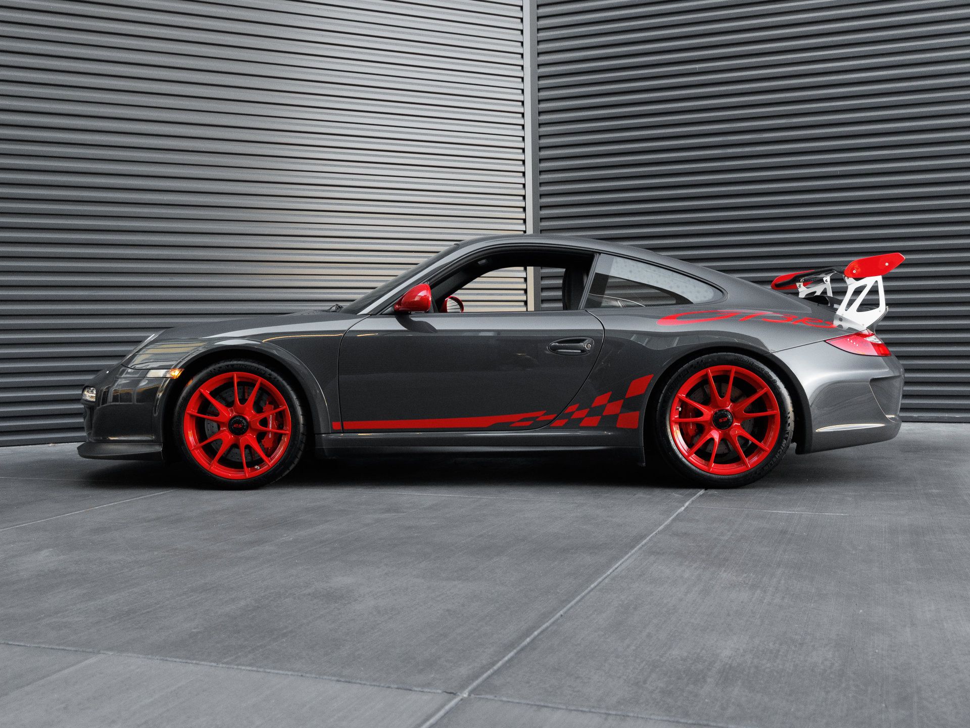 Used 2011 Porsche 911 GT3 RS RWD image 2