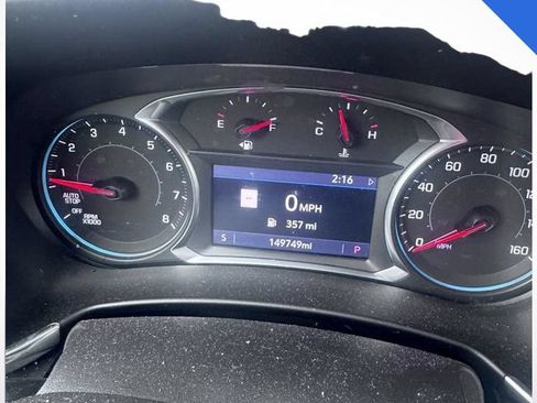 Used 2019 Chevrolet Equinox LT w/ Sun & Navigation Package FWD image 1