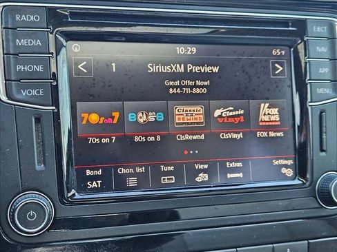 Used 2018 Volkswagen Passat 2.0T SE image 13